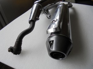 ＧＳＲ250　サイレンサー　上 (2)
